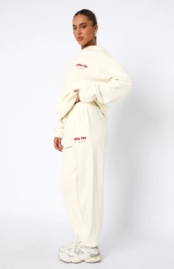 Era 8 Tracksuit Cherry Cream